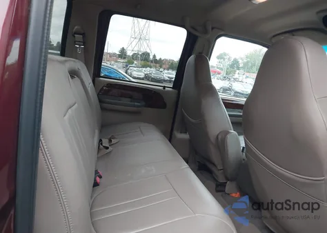 2000 Ford F-350 Lariat/Xl/Xlt z USA, uszkodzony, nr VIN 1FTSW31FXYEA87822